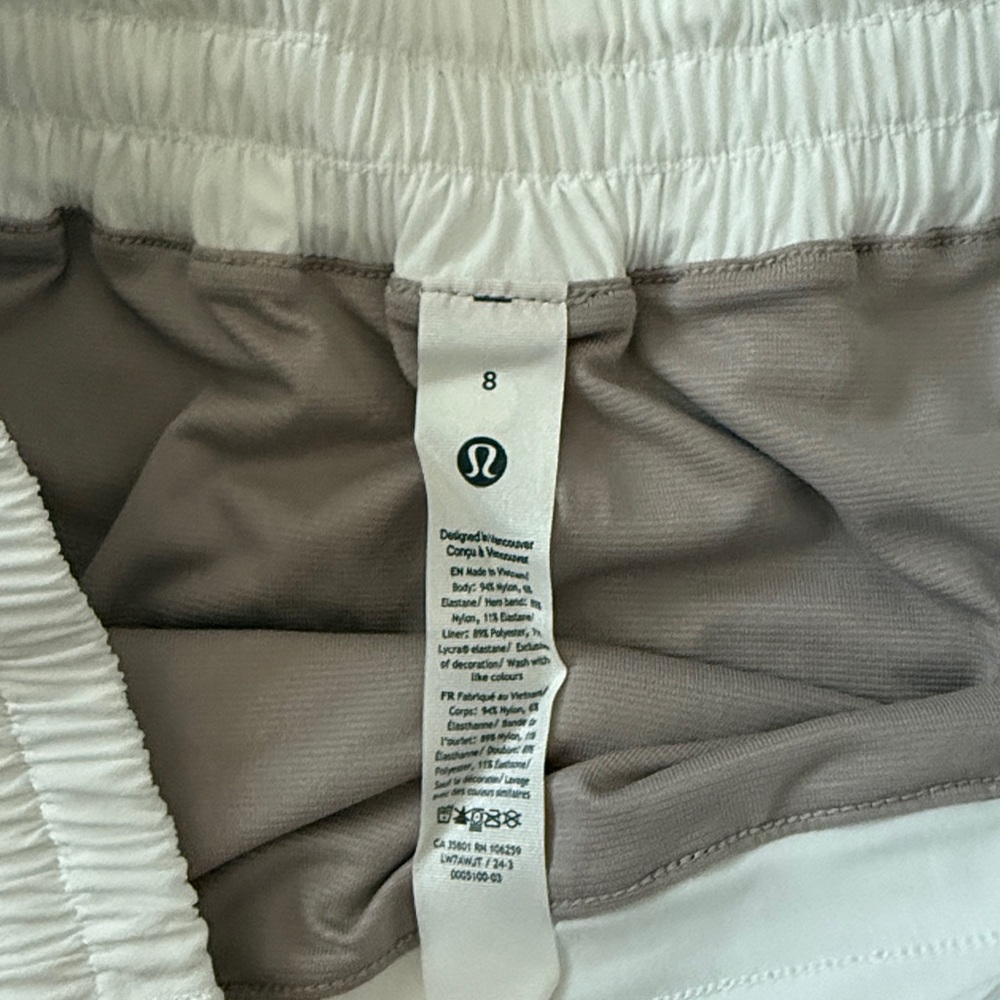 NWT Lululemon Hotty Hot HR Short 4” - Size 8 - Picture 3 of 6
